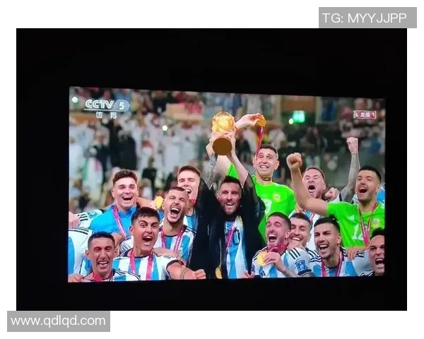 绿茵场上的传奇人生:一位足球明星的奋斗与荣耀故事 绿茵场上的传奇人生:一位足球明星的奋斗与荣耀故事