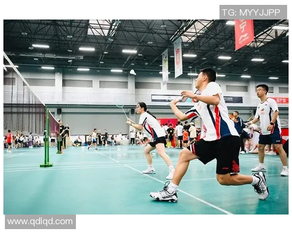 西安羽毛球队在全国锦标赛中的团队协作展现与精彩点评 西安羽毛球队在全国锦标赛中的团队协作展现与精彩点评