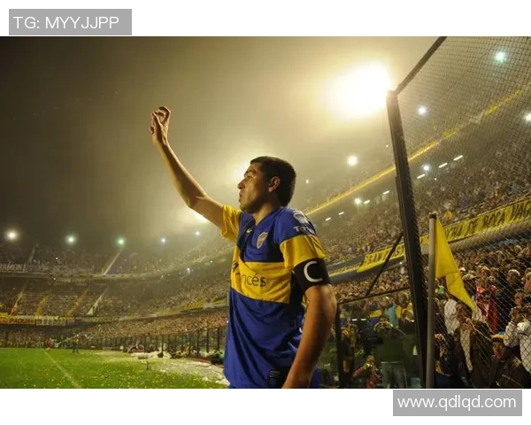 让足球明星的精彩瞬间吸引美女的目光与热情 让足球明星的精彩瞬间吸引美女的目光与热情