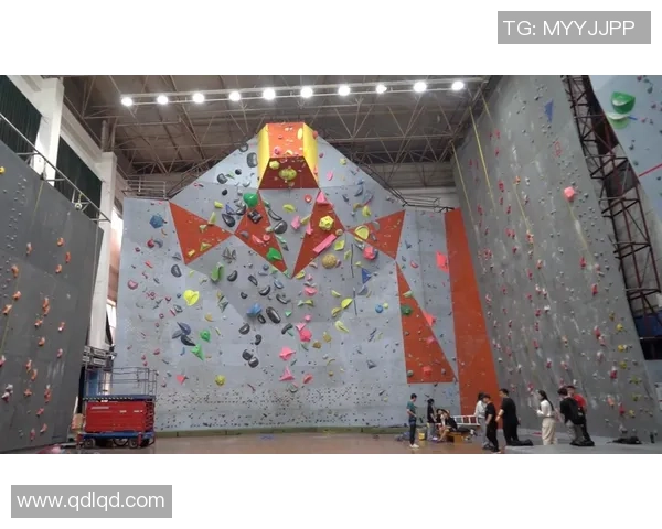 攀岩热点：解读武汉攀岩队的边路渗透